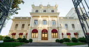 Palatul Știrbei, reabilitat și transformat în galerie de lux în inima ...