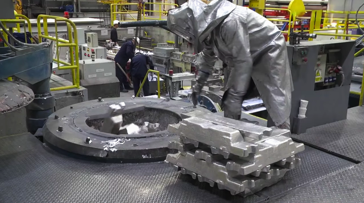 Fabrica de reciclare a aluminiului din Baia Mare, la jumătate din execuție